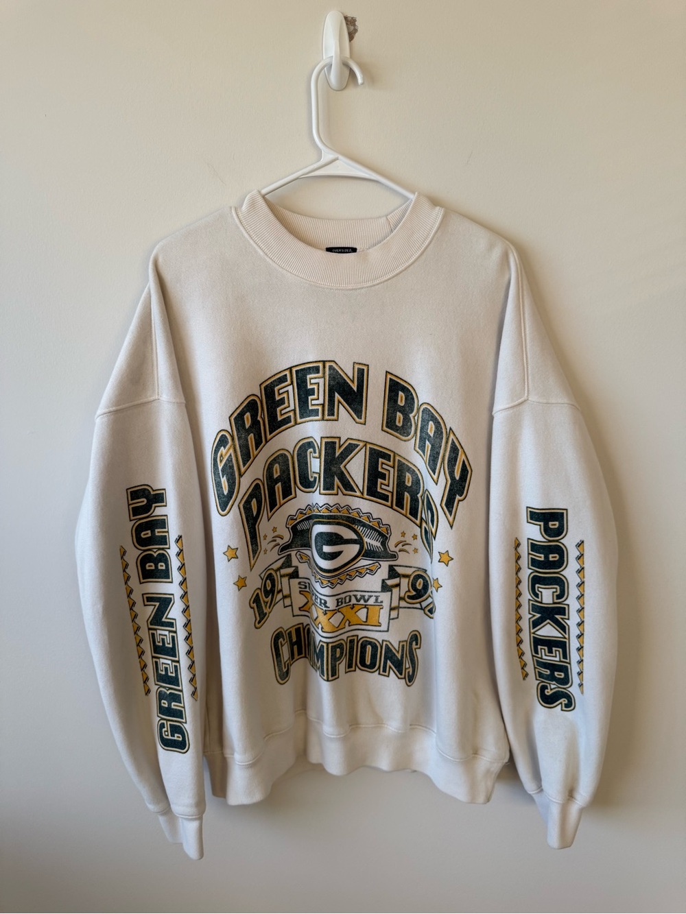 Abercrombie & Fitch Oversized Green Bay Packers Crewneck
